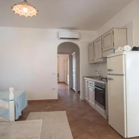 Superb Le Residenze Del Golfo Di 1 Bedroom For 4 People Apartmán