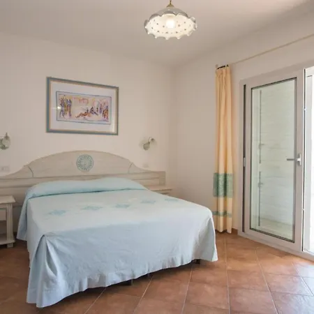 Superb Le Residenze Del Golfo Di 1 Bedroom For 4 People Apartment *