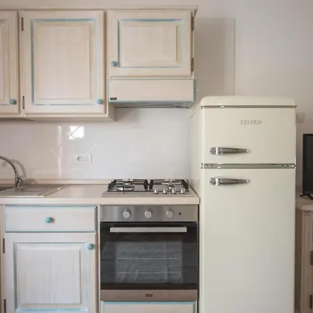 Superb Le Residenze Del Golfo Di 1 Bedroom For 4 People Apartmán